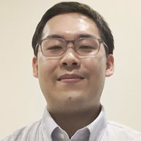 専門の講師陣が練習をサポート！正しい演奏技術が身につく 基礎練ドリル！
ホルン講師の「信末碩才さん」からメッセージが届きました！
